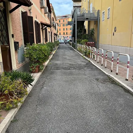 Tourist Via Degli Ottavi, 26 - * Roma